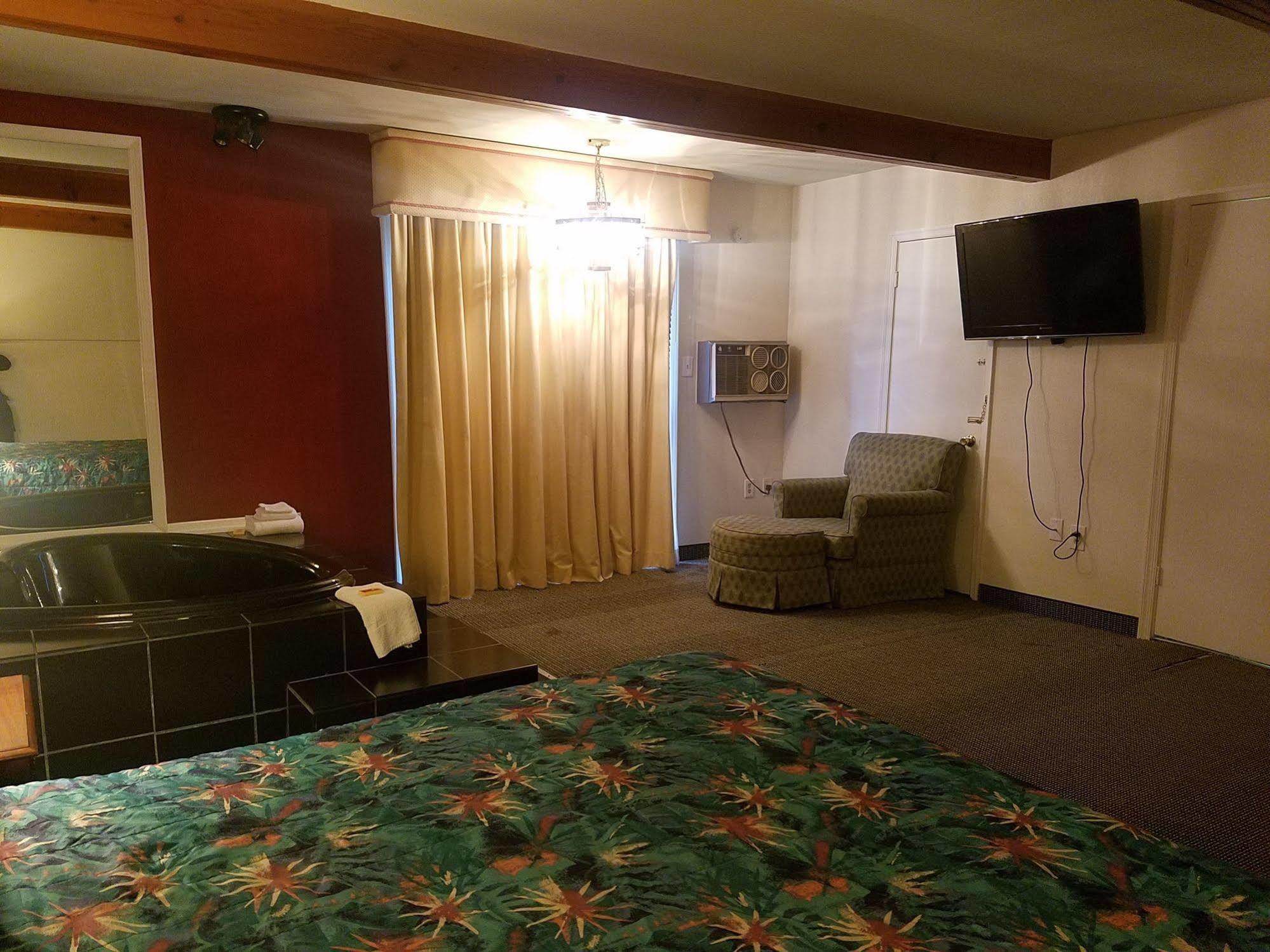Maplehurst Motel Tunkhannock Extérieur photo
